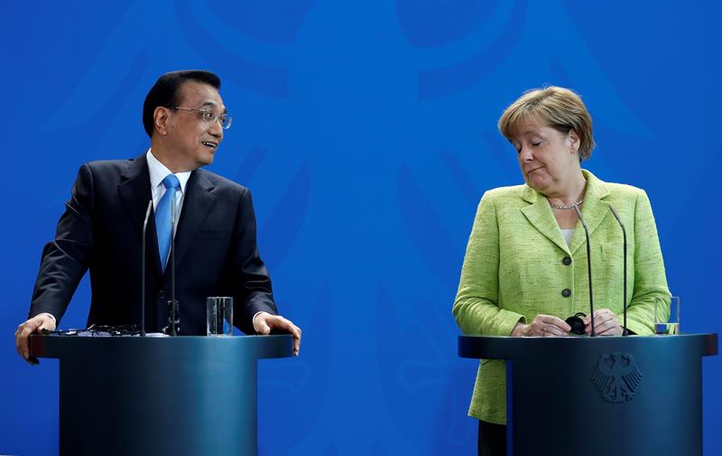  Chinese Prime Minister calls for more German investment in a conversation with Merkel